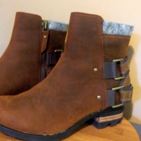 Sorel Lolla Booties - Picture 3 of 5